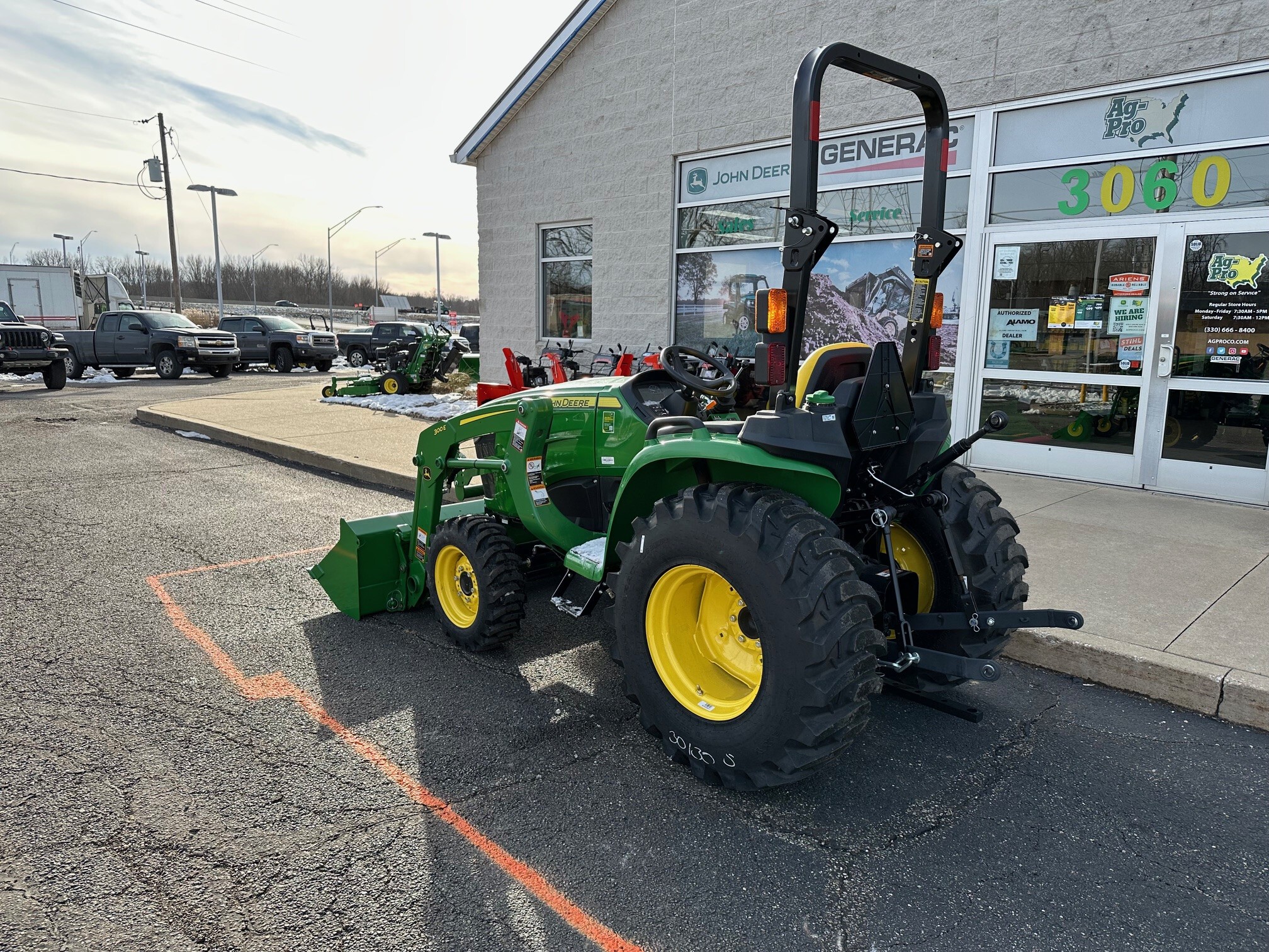 2025 John Deere 3032E Image 3