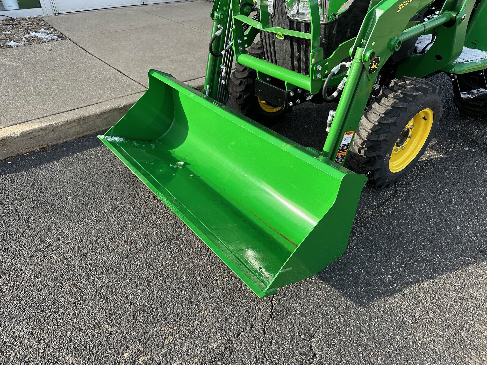 2025 John Deere 3032E Image 6