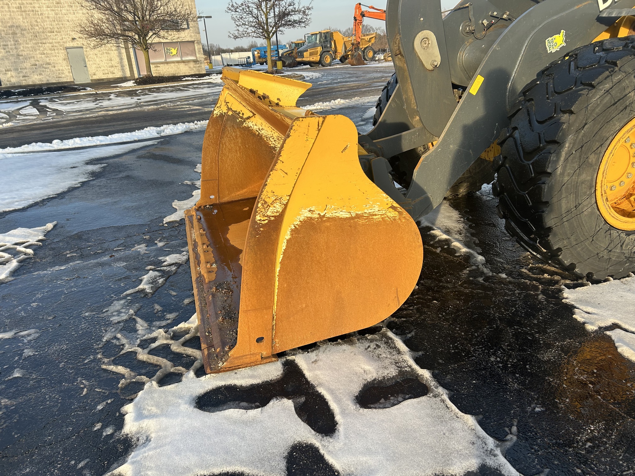 2019 John Deere 544L Image 5