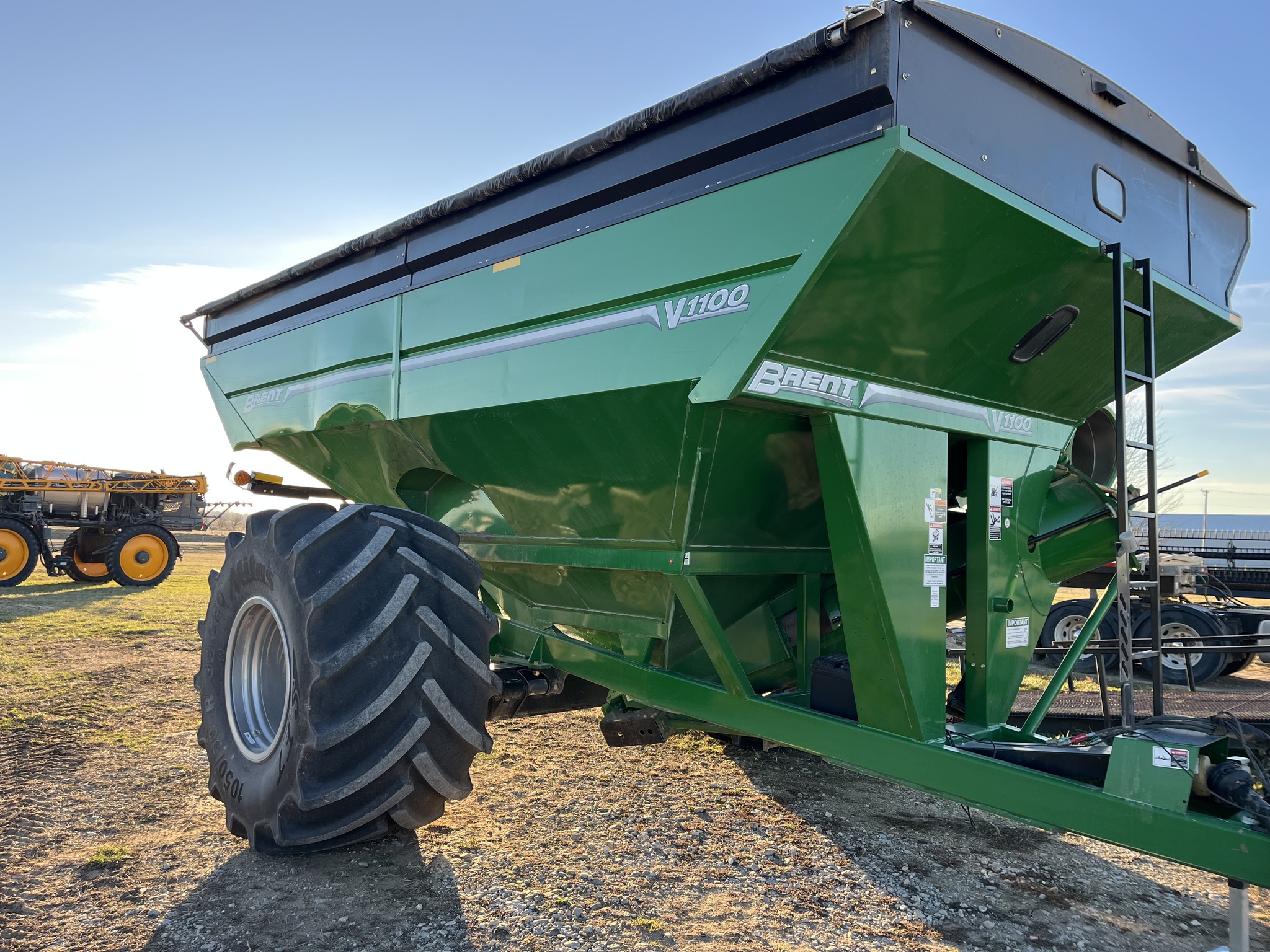  2024 Brent V1100 at Heritage Tractor in Nevada, MO