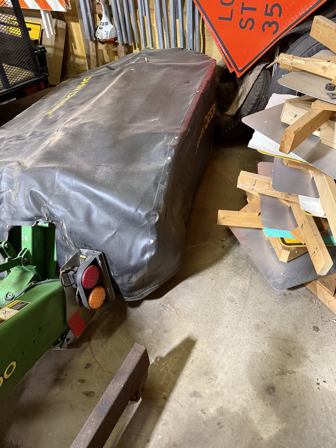 2023 John Deere R200 Image 1