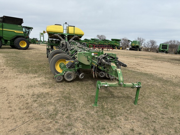 2019 John Deere 1775NT Used Equipment