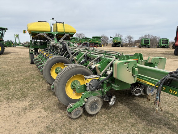 2019 John Deere 1775NT (2nd thumbnail)