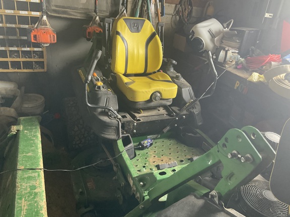 Photo of 2022 John Deere Z930R