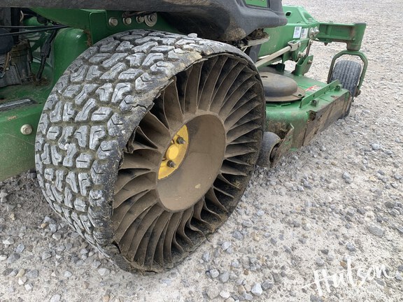 Photo of 2022 John Deere Z930R