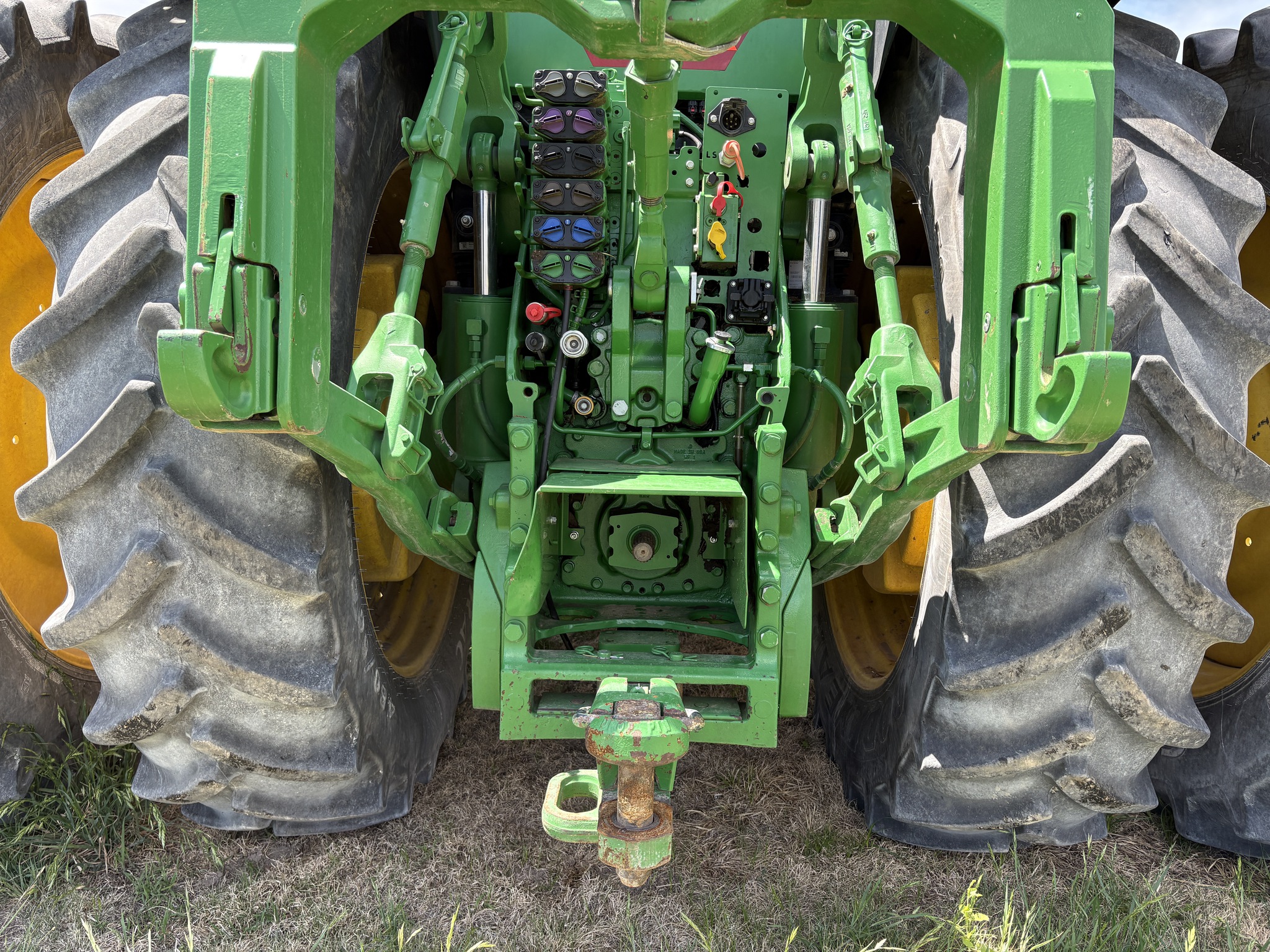 2022 John Deere 8R 370 Image 3