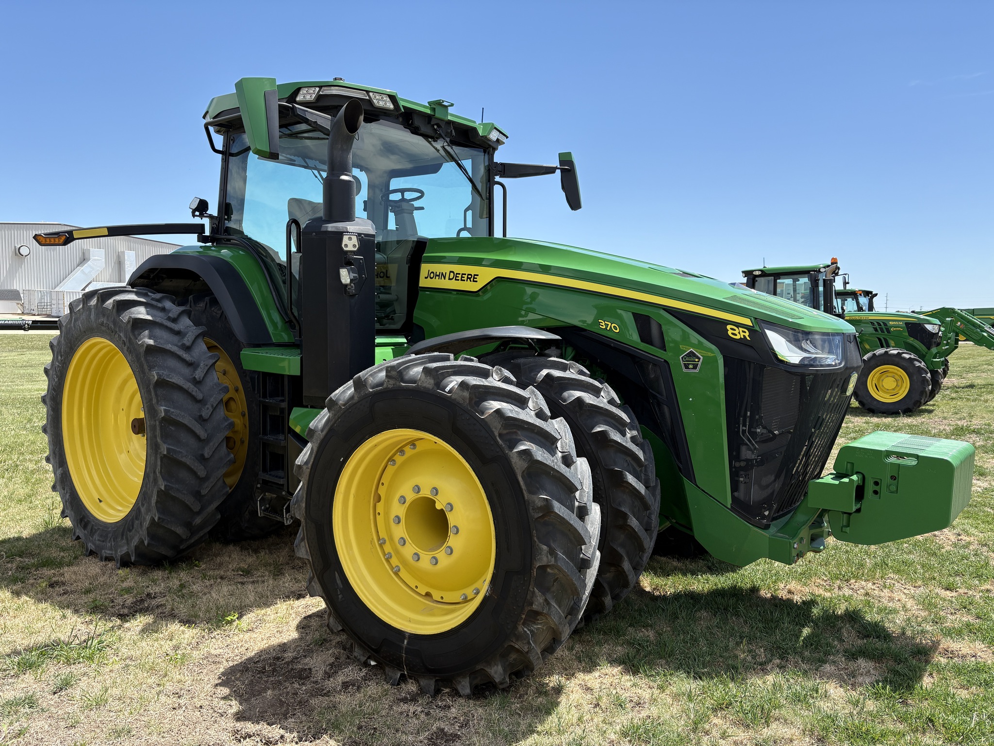 2022 John Deere 8R 370 Image 1