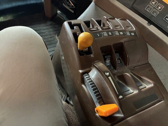 2011 John Deere 9530 (2nd thumbnail)