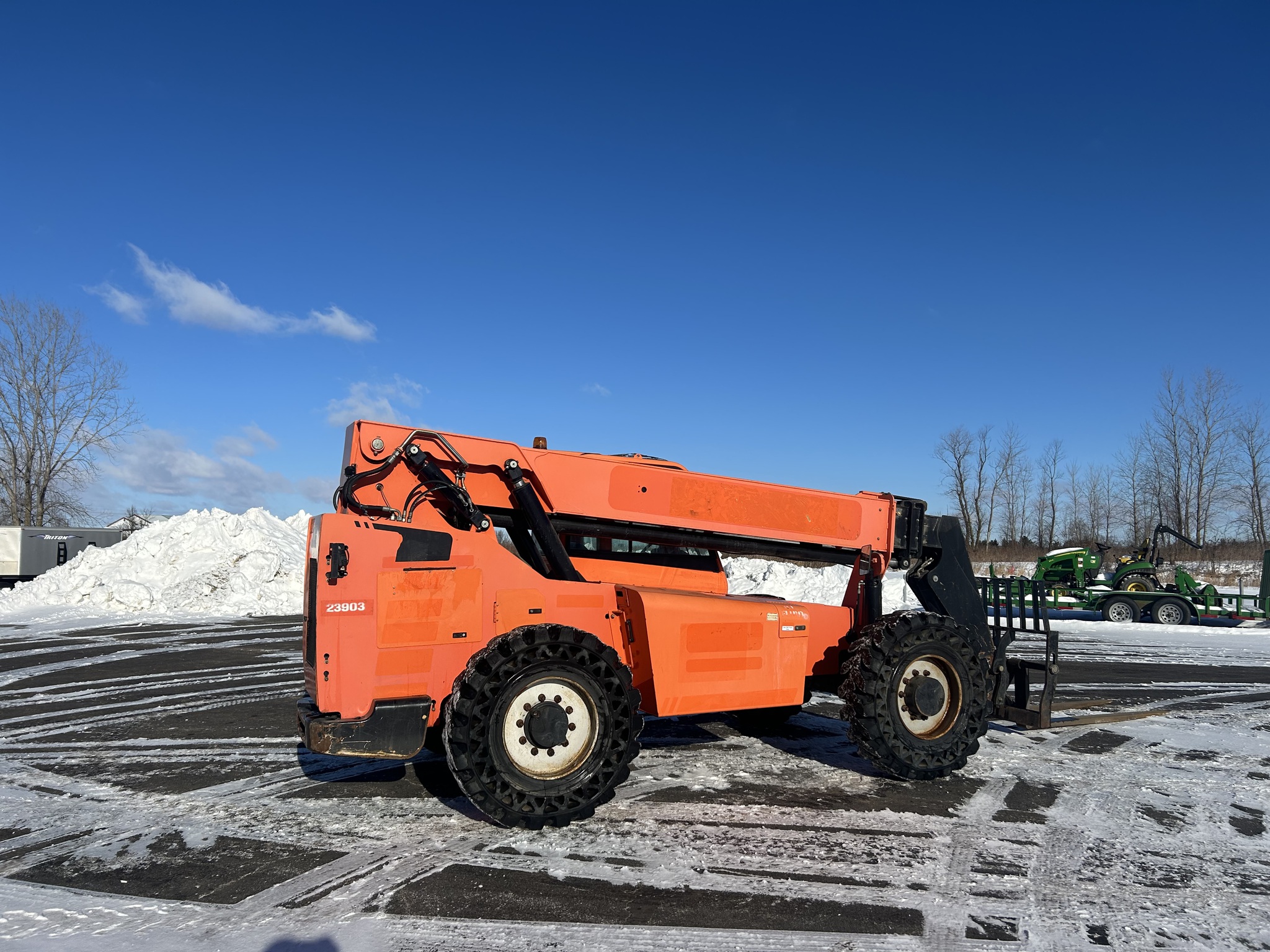 2016 Skytrak 6042 Image 3