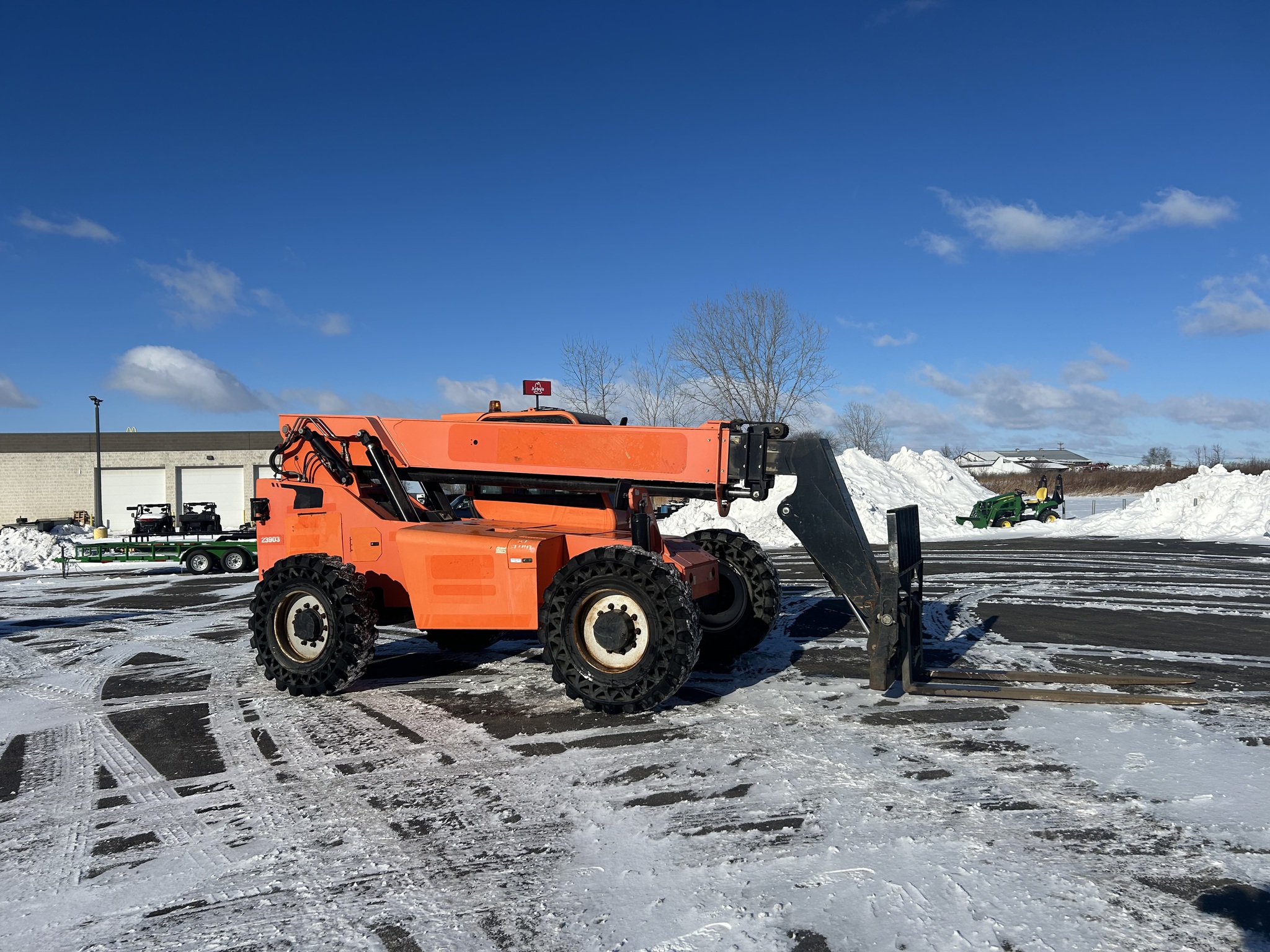 2016 Skytrak 6042 Image 4