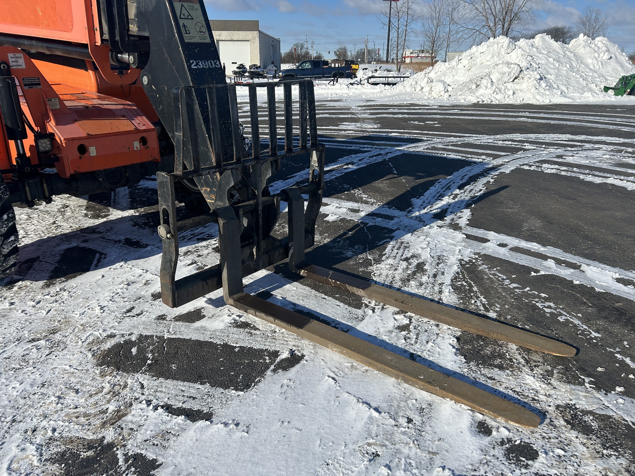 2016 Skytrak 6042 Image 5