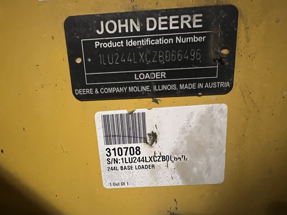 Photo of 2022 John Deere 244L