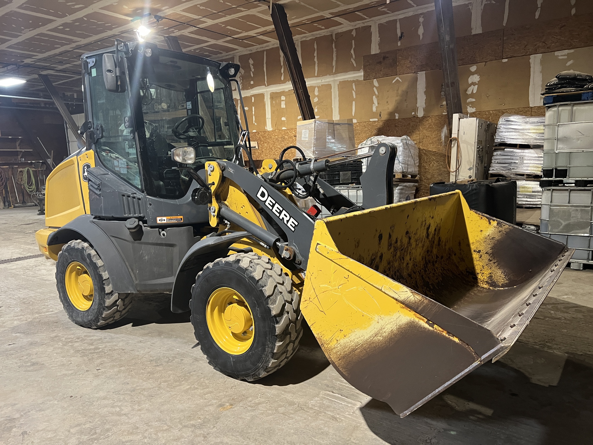 2022 John Deere 244L