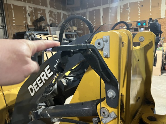 Photo of 2022 John Deere 244L