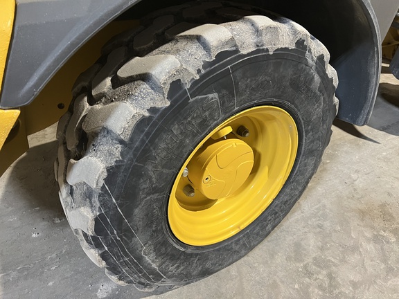 Photo of 2022 John Deere 244L