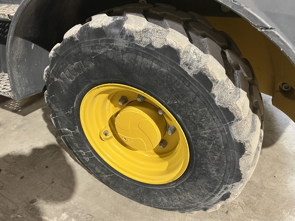 Photo of 2022 John Deere 244L