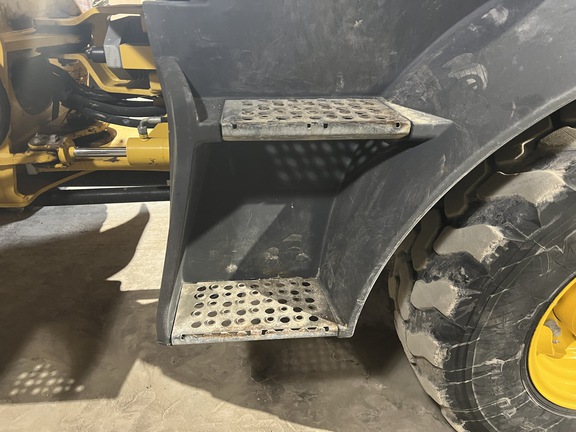 Photo of 2022 John Deere 244L