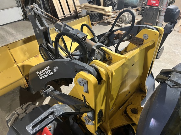 Photo of 2022 John Deere 244L