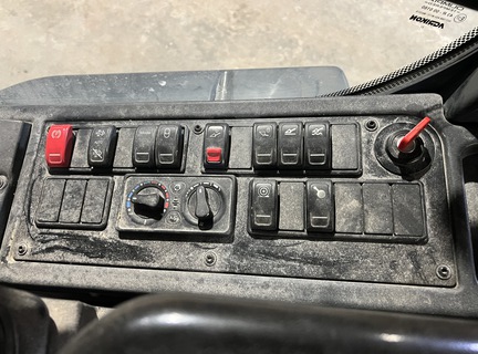 Photo of 2022 John Deere 244L