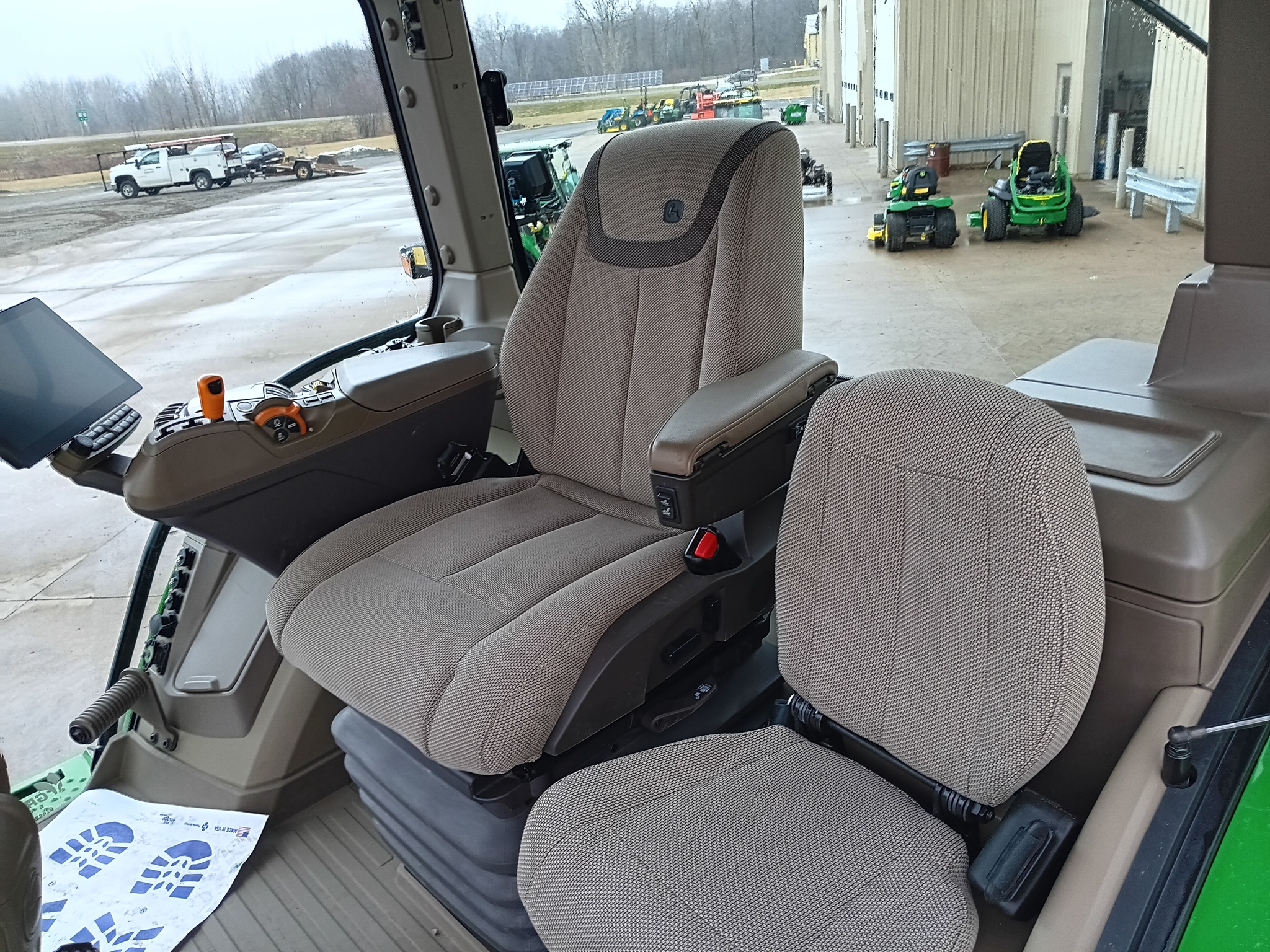 2024 John Deere 8R 230 Image 9