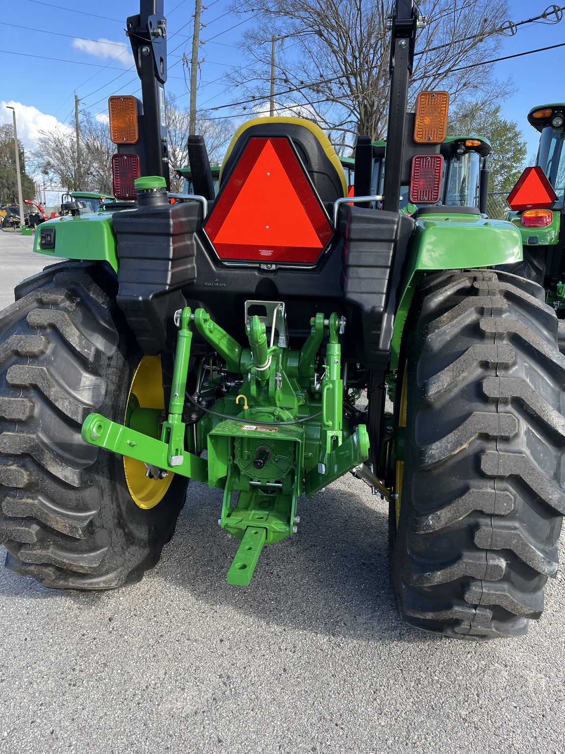 John Deere 4052R Image 6