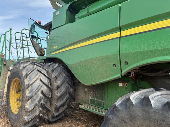 2020 John Deere S790 (16th thumbnail)