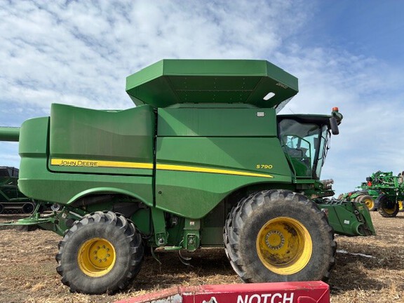 2020 John Deere S790 (2nd thumbnail)