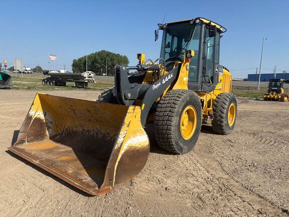 Photo of a 2015 John Deere 444K