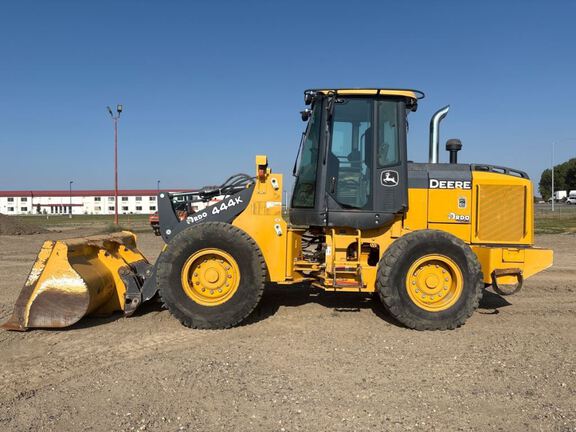 2015 John Deere 444K