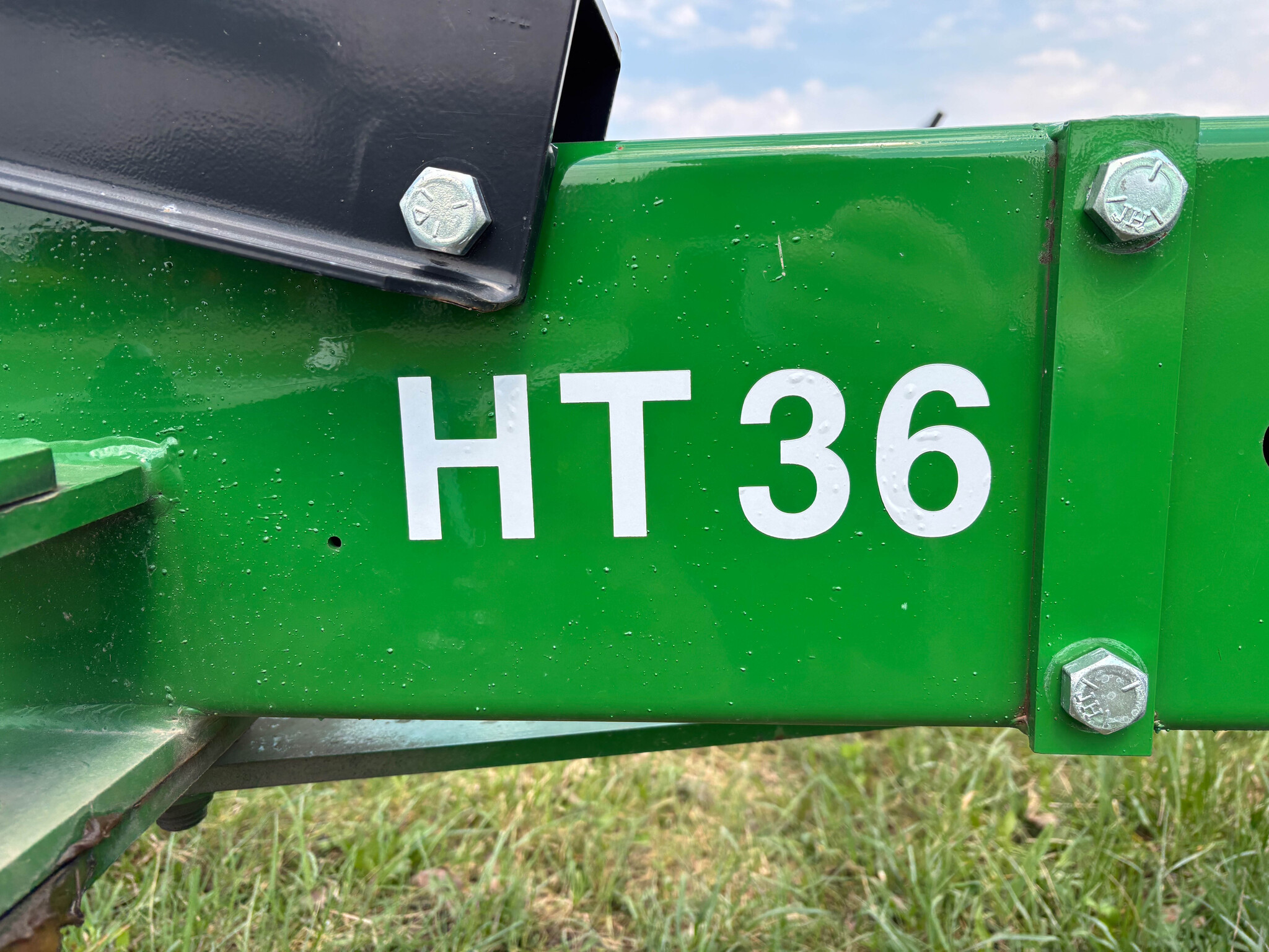 Used -- Unverferth HT-36 Header carts at Koenig Equipment in Anna, OH - PhotoXL4