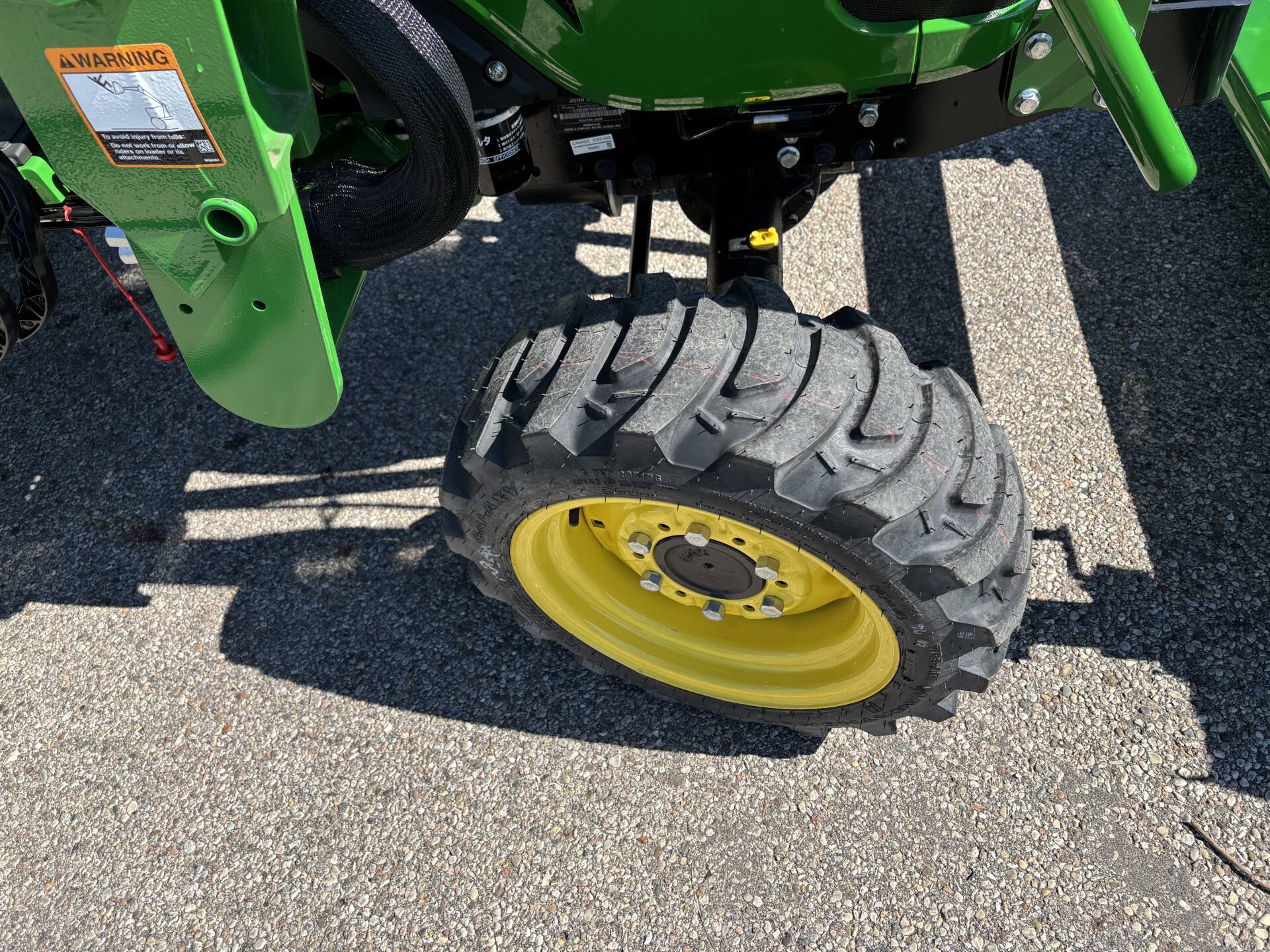New In-Stock 2025 John Deere 2032R Compact Utility Tractors at Koenig Equipment in Germantown, OH - PhotoXL14