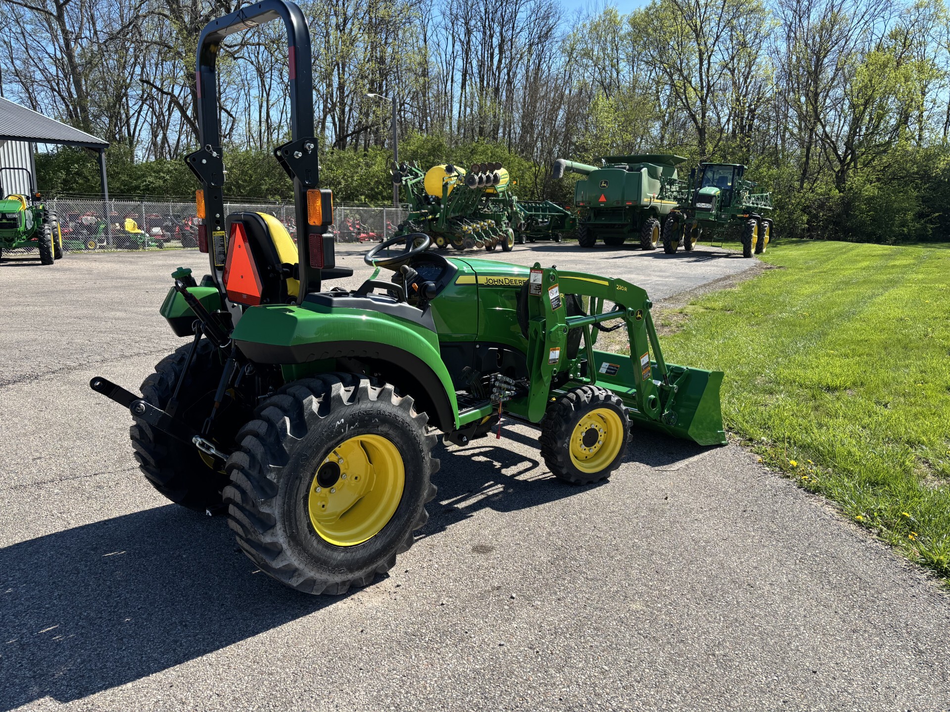 New In-Stock 2025 John Deere 2032R Compact Utility Tractors at Koenig Equipment in Germantown, OH - PhotoXL5