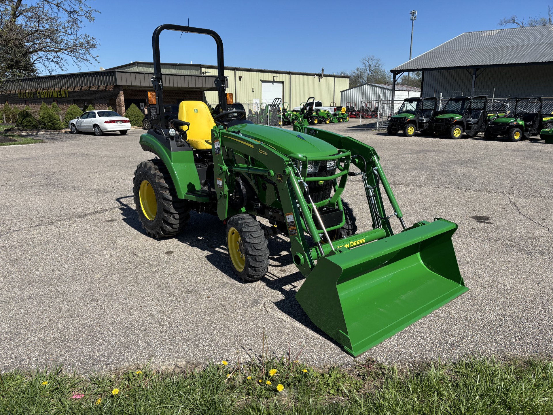 New In-Stock 2025 John Deere 2032R Compact Utility Tractors at Koenig Equipment in Germantown, OH - PhotoXL1