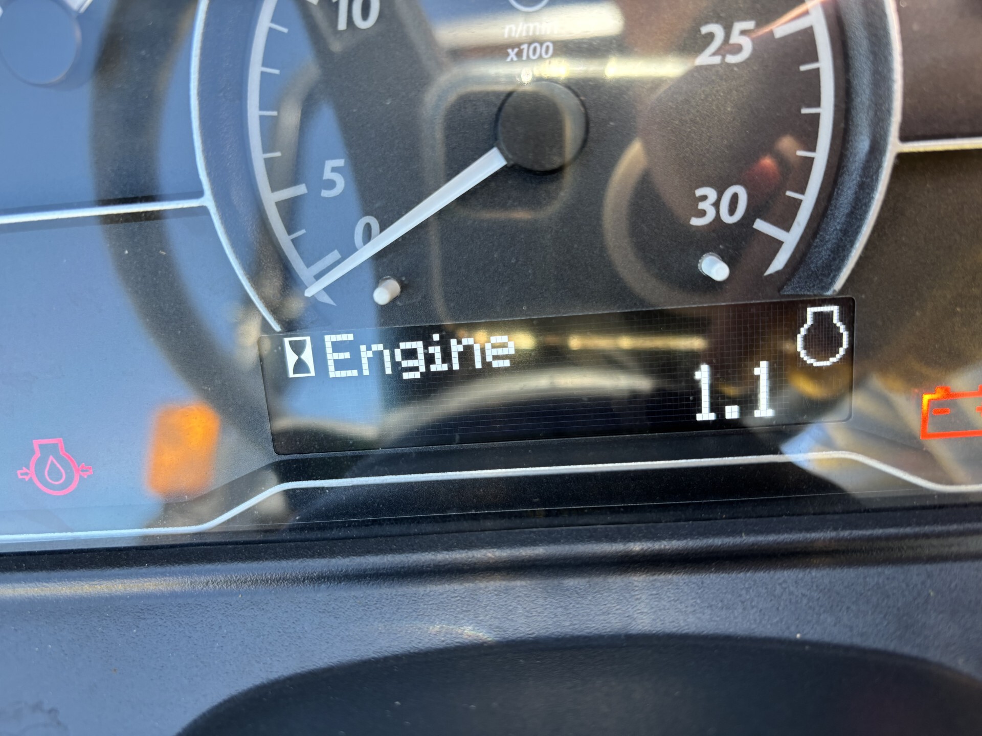 New In-Stock 2025 John Deere 2032R Compact Utility Tractors at Koenig Equipment in Germantown, OH - PhotoXL15