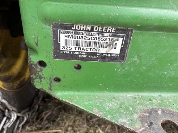 Photo of 1998 John Deere 325