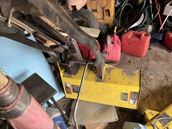 Photo of 1998 John Deere 325