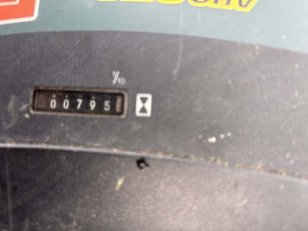 Photo of 1998 John Deere 325