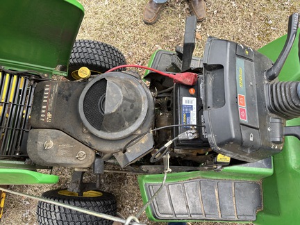 Photo of 1998 John Deere 325