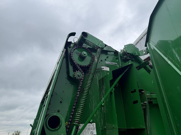 2016 John Deere 569