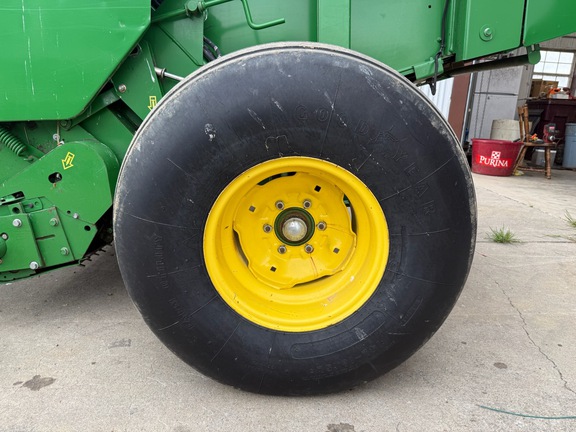 2016 John Deere 569