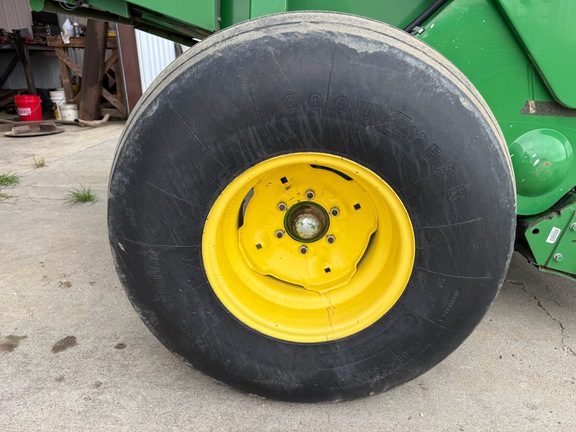 2016 John Deere 569