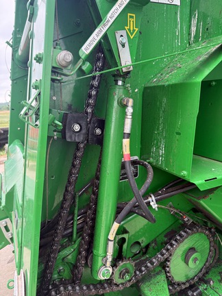 2016 John Deere 569