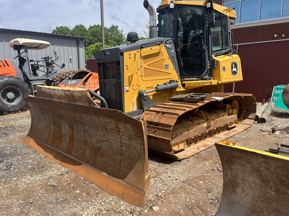 2023 John Deere 700L