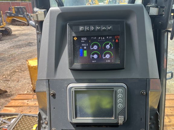 2023 John Deere 700L