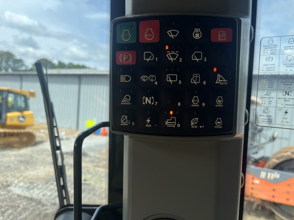 2023 John Deere 700L