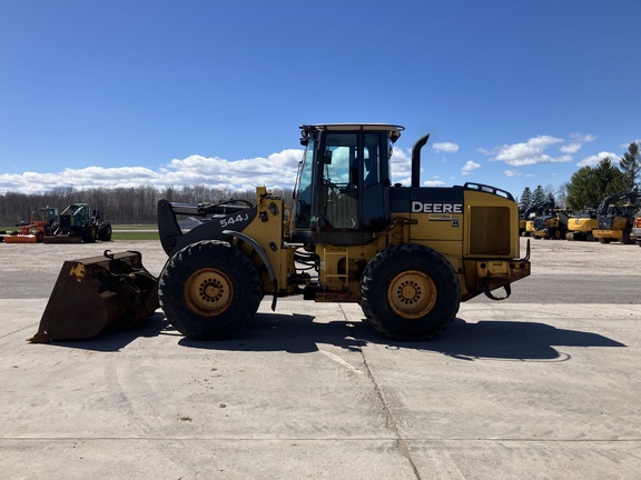 Photo of a 2007 John Deere 544J