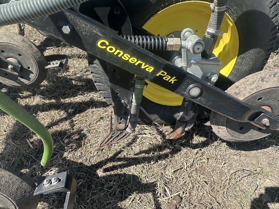 Used 2016 John Deere 1870 Air Drills and Seeders at Horizon Ag & Turf in Lloydminster, AB - Photo4
