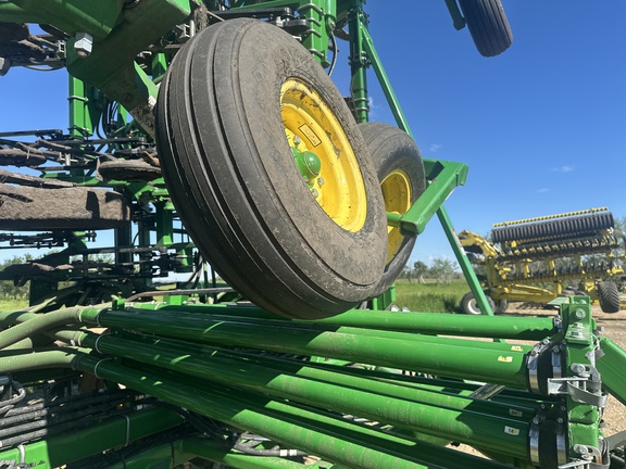 Used 2016 John Deere 1870 Air Drills and Seeders at Horizon Ag & Turf in Lloydminster, AB - Photo31