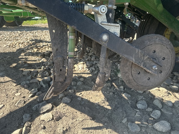 Used 2016 John Deere 1870 Air Drills and Seeders at Horizon Ag & Turf in Lloydminster, AB - Photo32