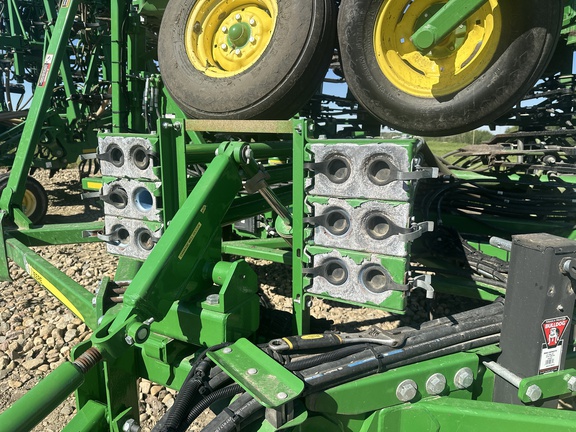 Used 2016 John Deere 1870 Air Drills and Seeders at Horizon Ag & Turf in Lloydminster, AB - Photo39